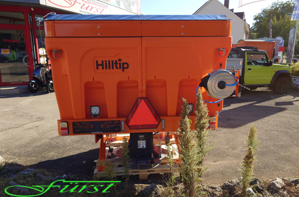 HILLTIP IceStriker 1150TR Traktoren-Kombistreuer in Orange mit Vorbefeuchtung, Streusymmetrieverstellung, Leerstandssensor und Beleuchtungskit